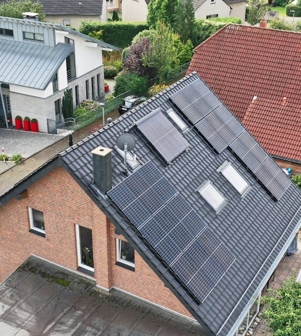 Photovoltaik und Solar als Beispiele des Komplettanbieter Steinkühler in Leverkusen.