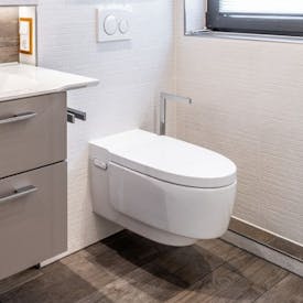 Modernes Sanitär und Badezimmer durch Teilbad Modernisierung von Steinkühler in Leverkusen.
