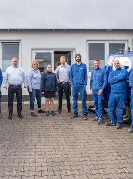 Gruppenbild zeigt das Team von Steinkühler in Leverkusen.