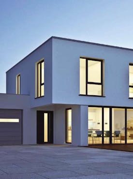 Schönes von innen beleuchtetes Haus Dank des Licht und Steuerung Systems von Steinkühler in Leverkusen. 
