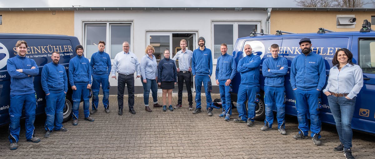 Gruppenbild zeigt das Team von Steinkühler in Leverkusen.