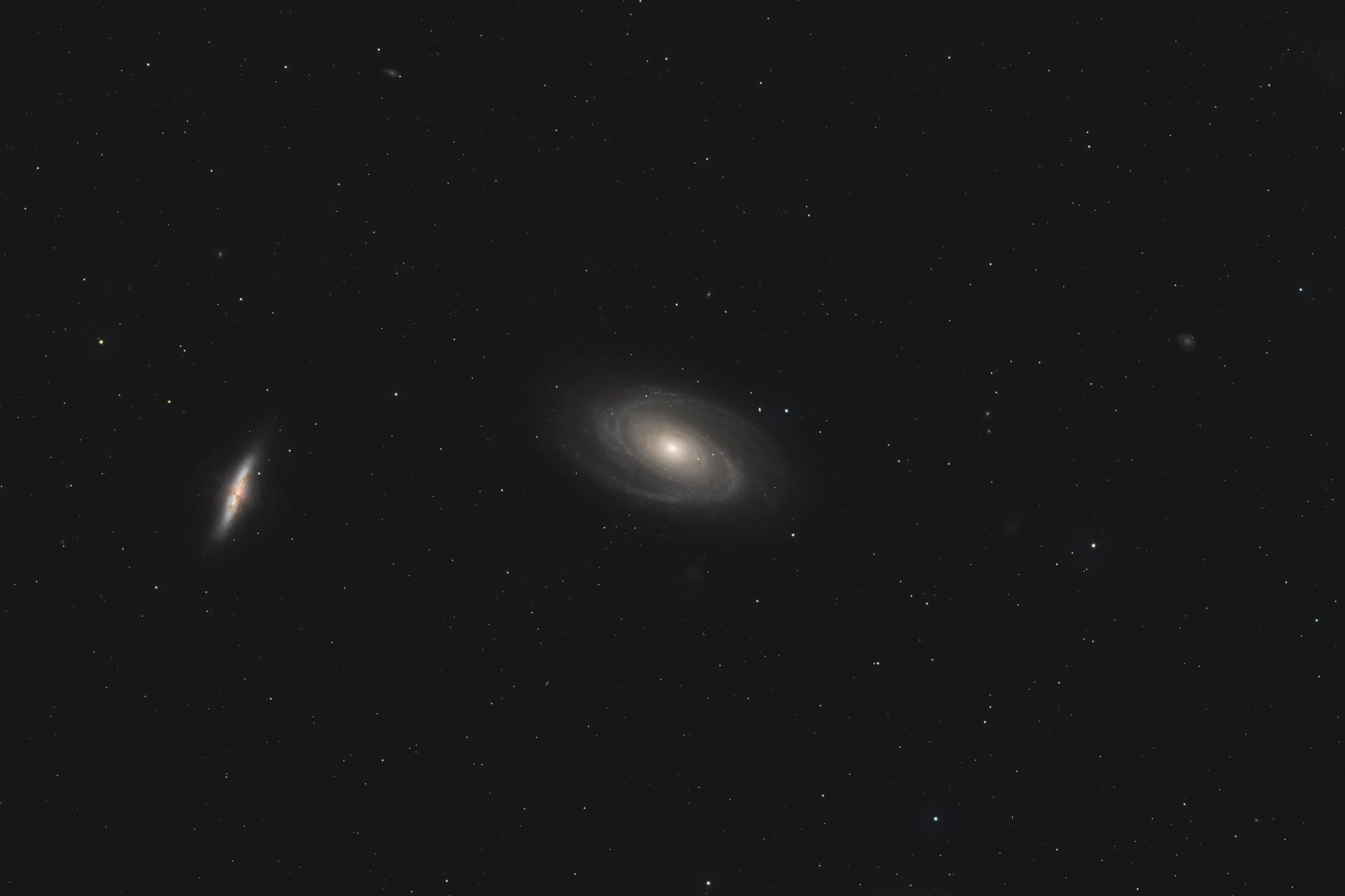 M81 et M82 — image couleur LRGB traitée dans PixInsight.