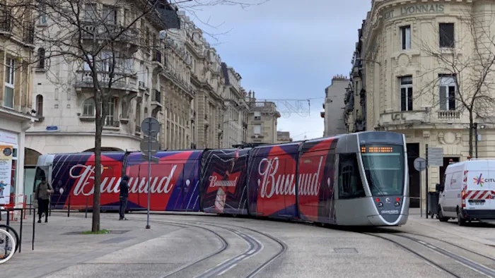 Stephan Schwarz | Creative Director & Copywriter | AB InBev - Buuuuuuud