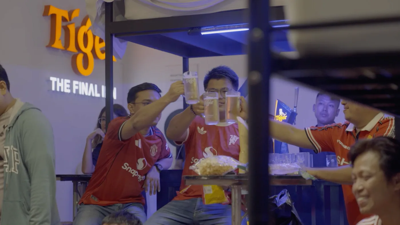 Stephan Schwarz | Creative Director & Copywriter | Tiger Beer - Curfew hostels