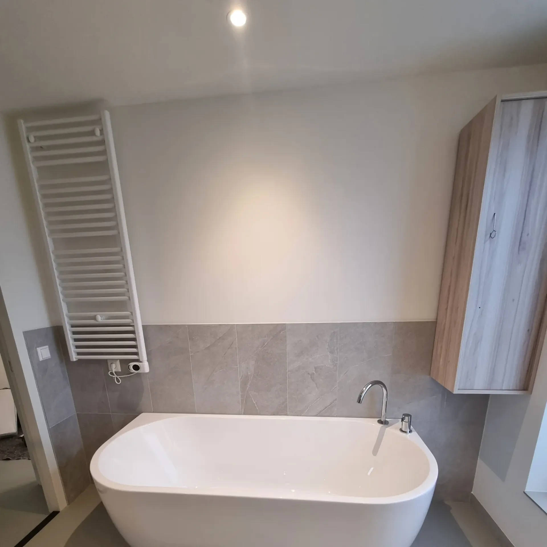 Detail badkamer Haarlem tegels en sanitair afwerking