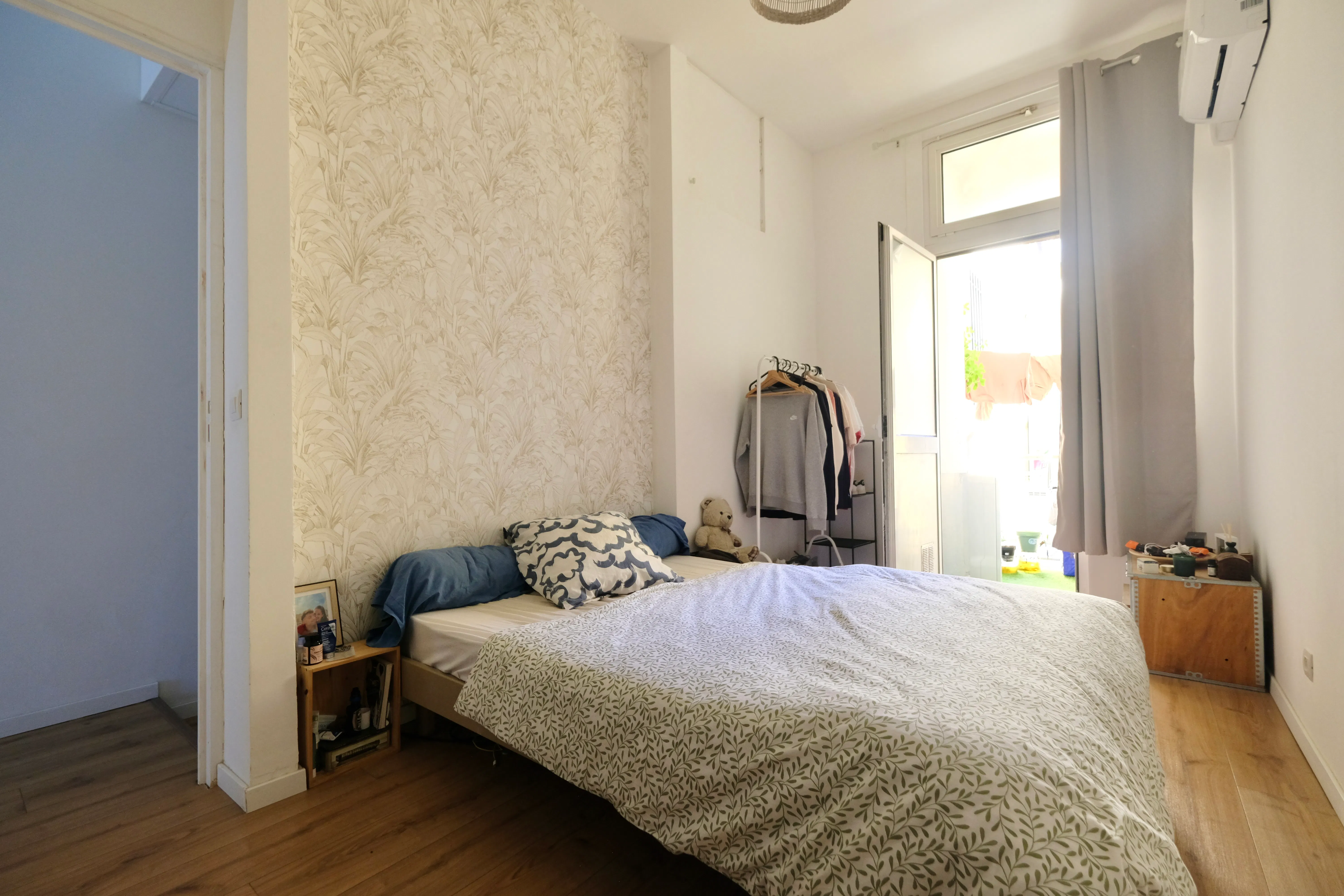 Chambre sur balcon cour