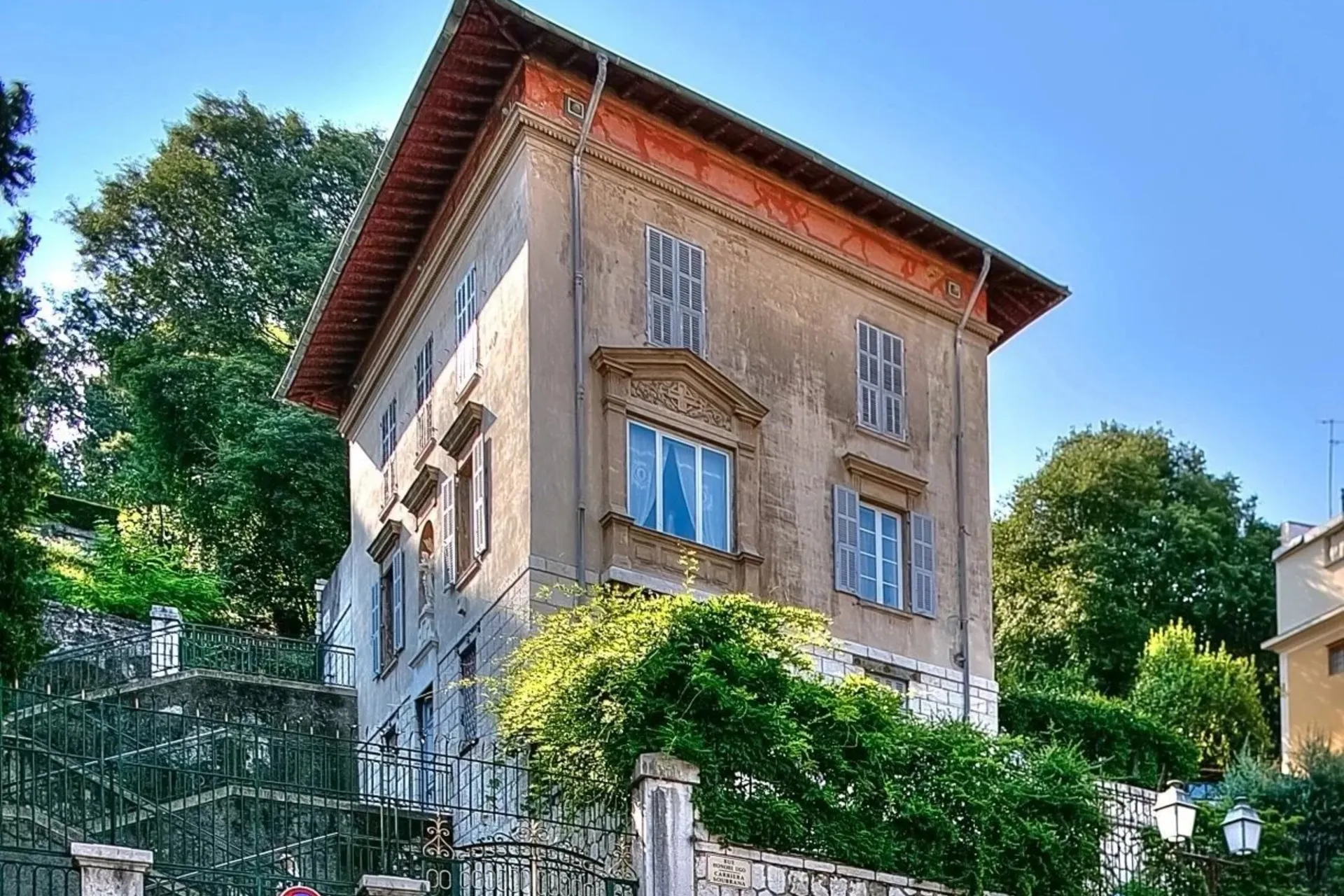 Façade