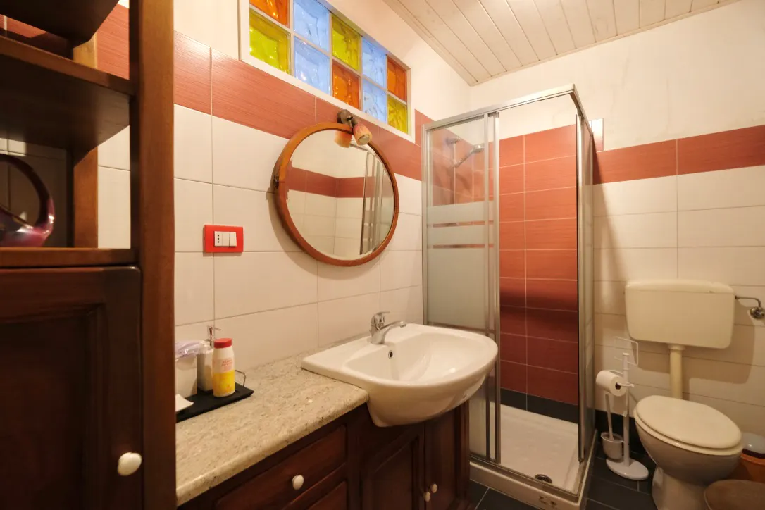Salle d'eau avec wc