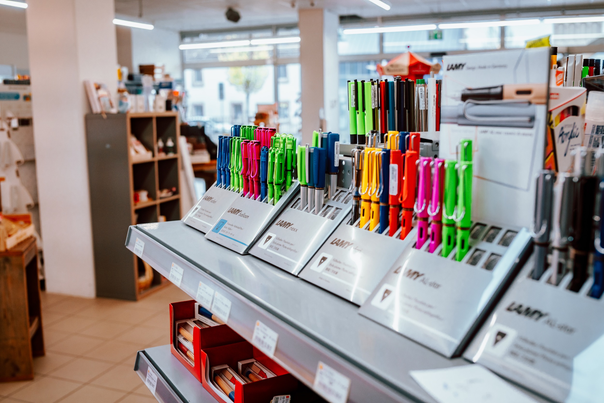 Büro- & Schulbedarf