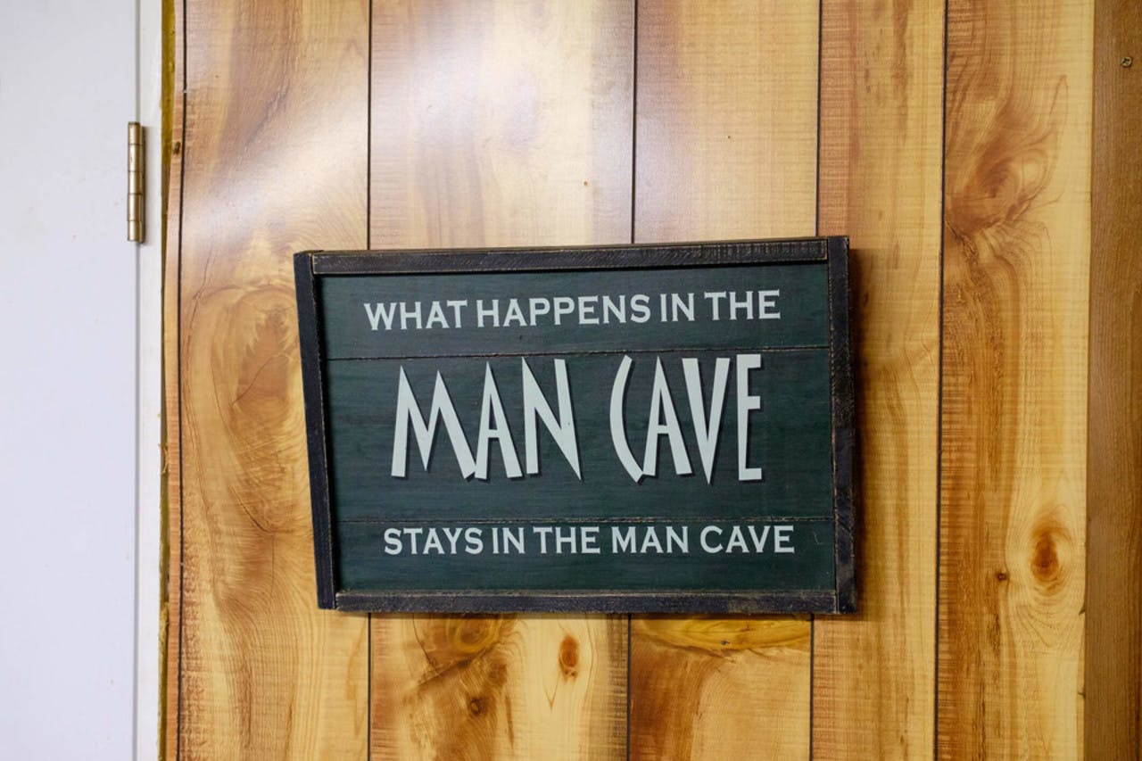 "Man cave" skilt