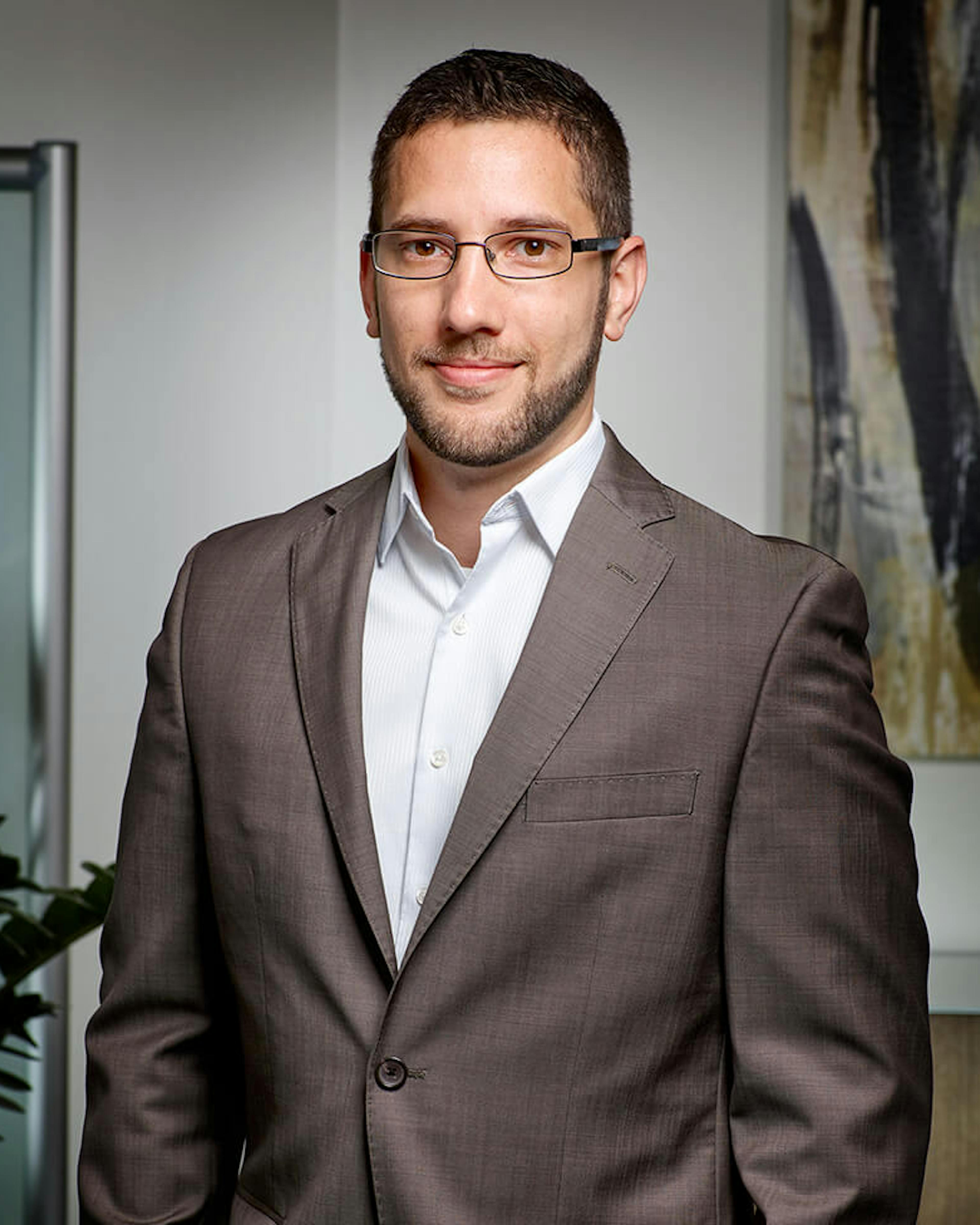 Headshot of Todd DeLong