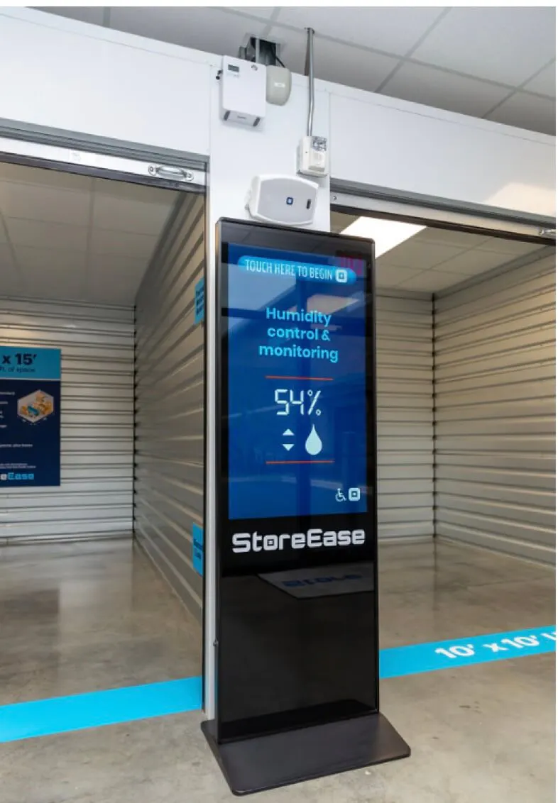 https://images.prismic.io/storeease/65b3ded6615e73009ec3f872_hero-climate-controlled-storage.jpg?auto=format%2Ccompress