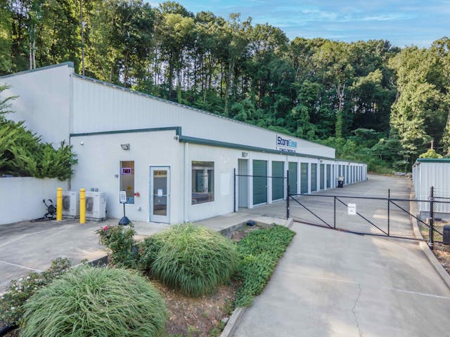 StoreEase Leeds AL Self Storage