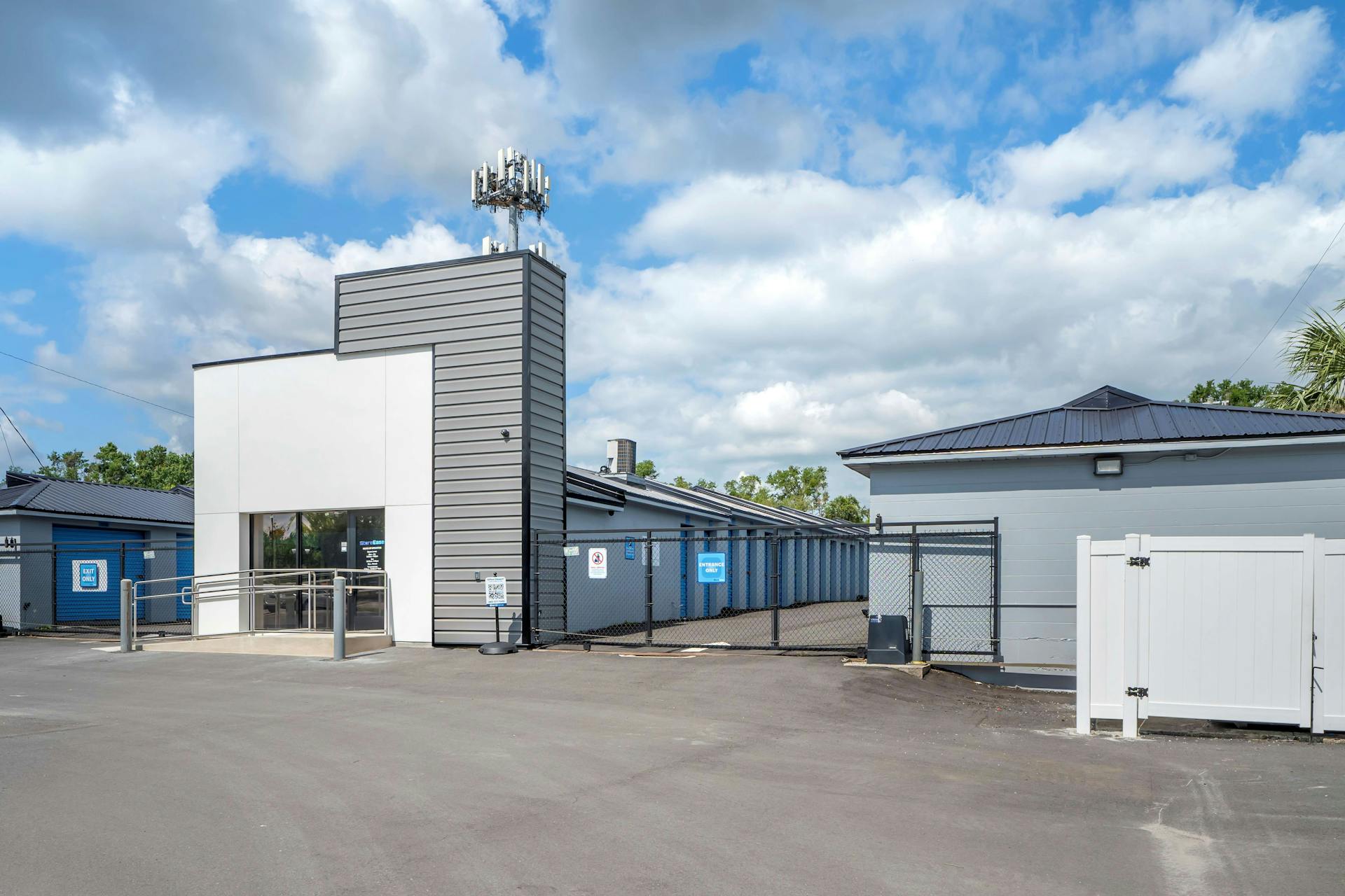 storage facility in Lakeland, FL