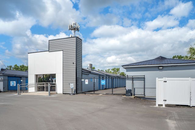 storage facility in Lakeland, FL