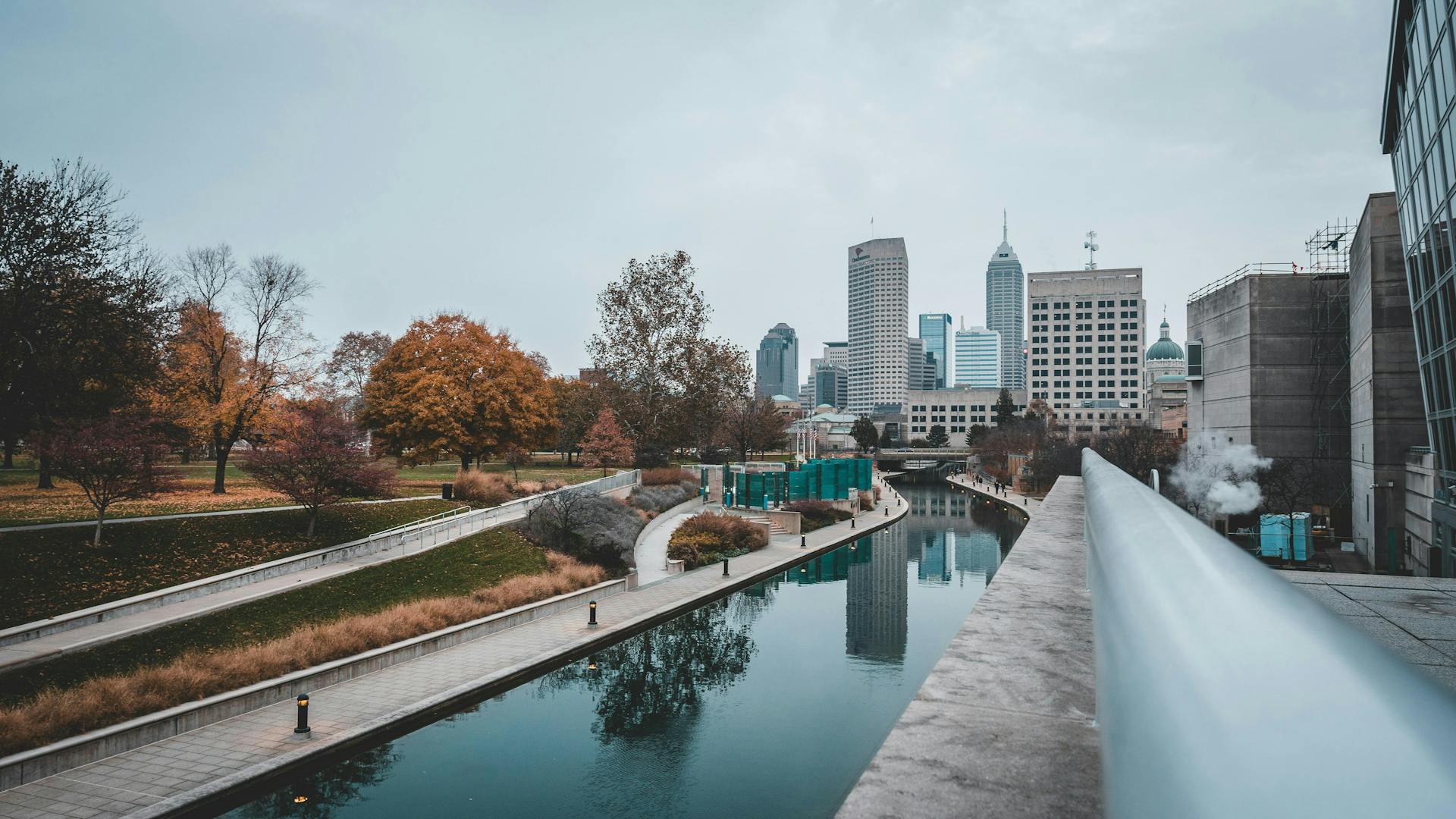 skyline view of indianapolis, IN

