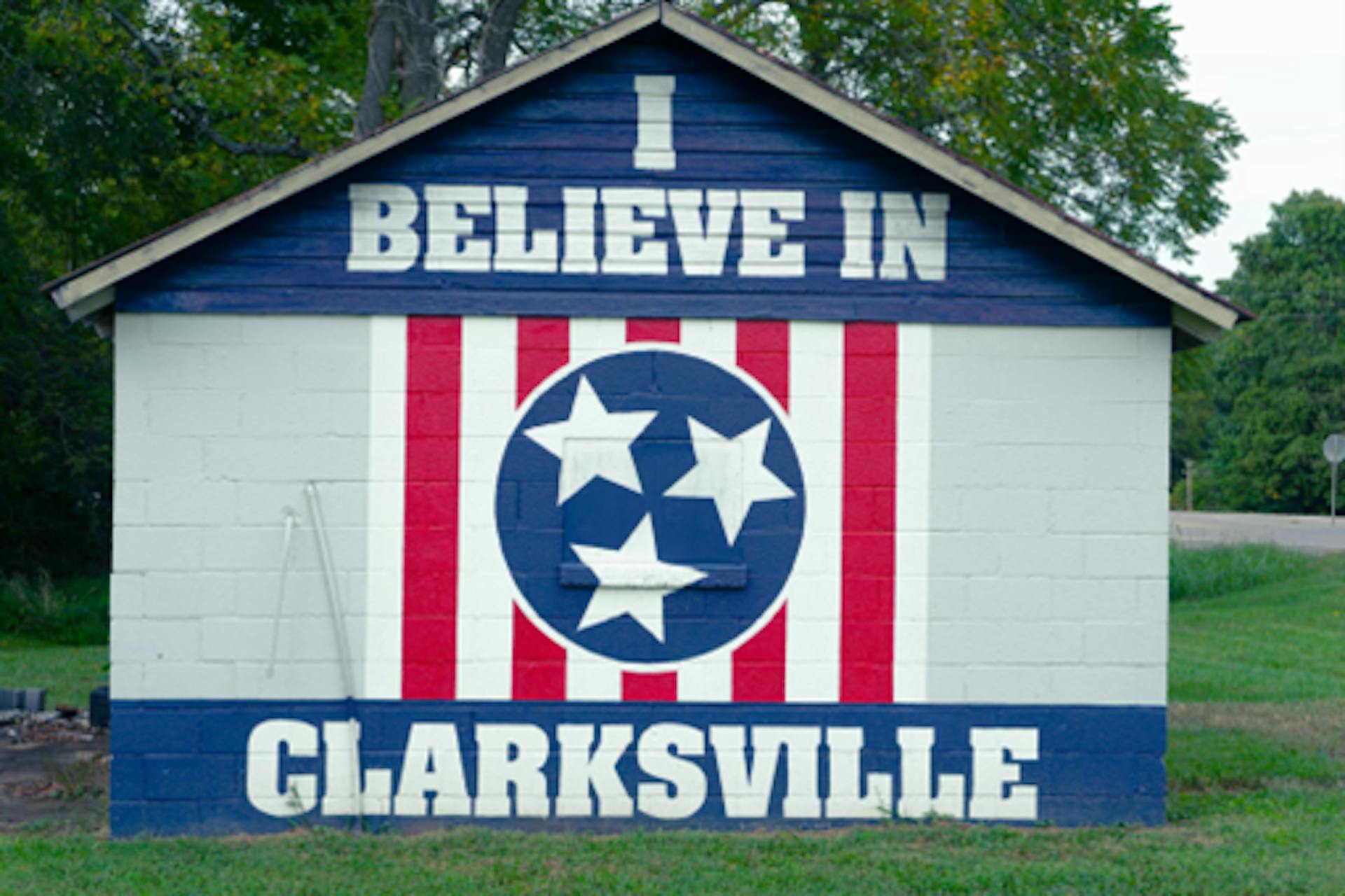 I believe in Clarksville painted on shed
