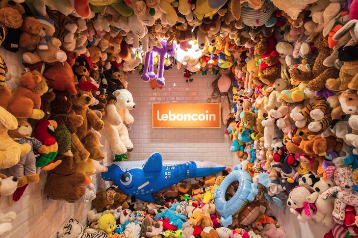 Pop-up store Leboncoin dans un espace commercial physique