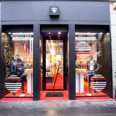 Pop-up store Rossignol dans un espace commercial physique