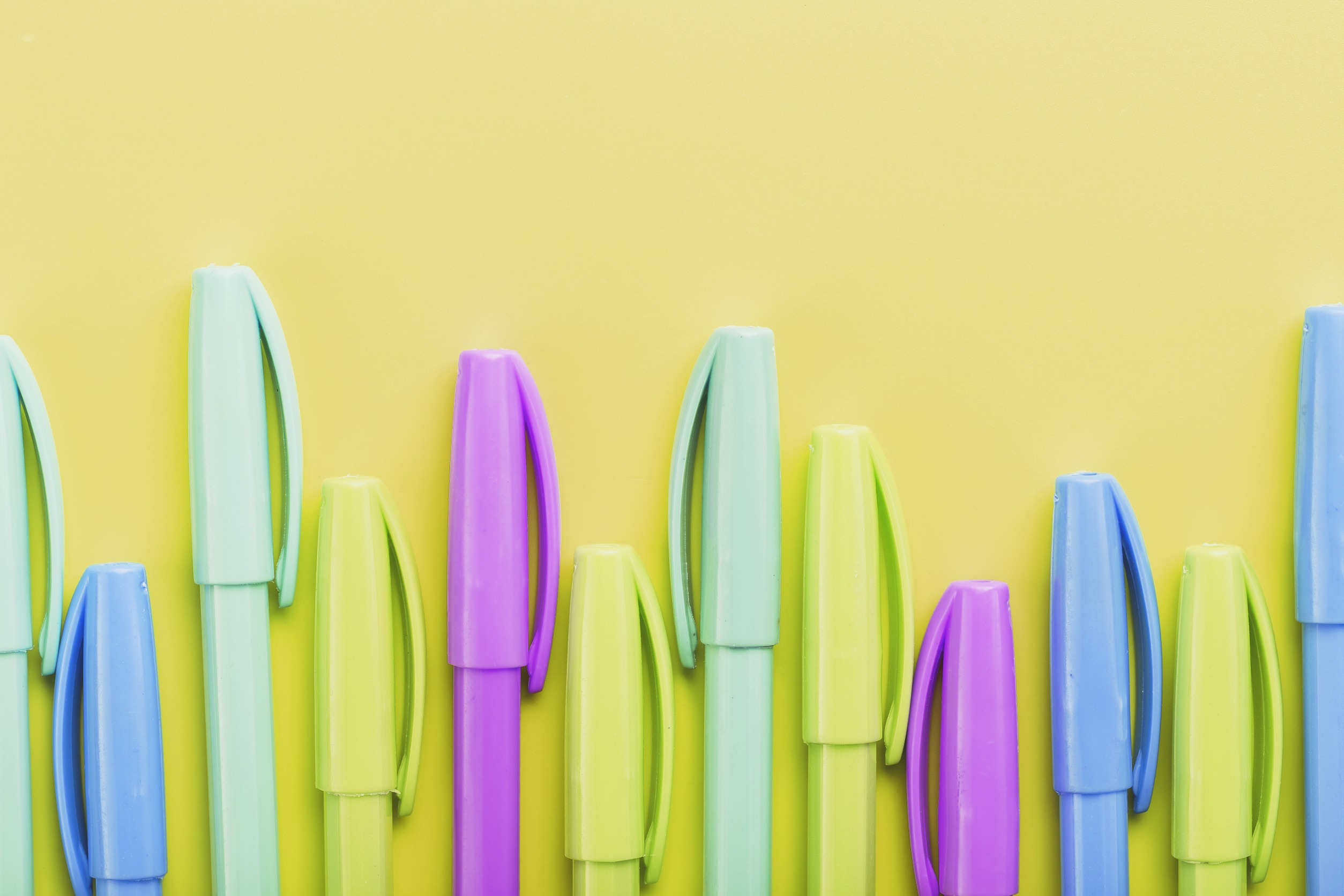 Ampersand Etiquette: Knowing When & How to Use '&' in Writing