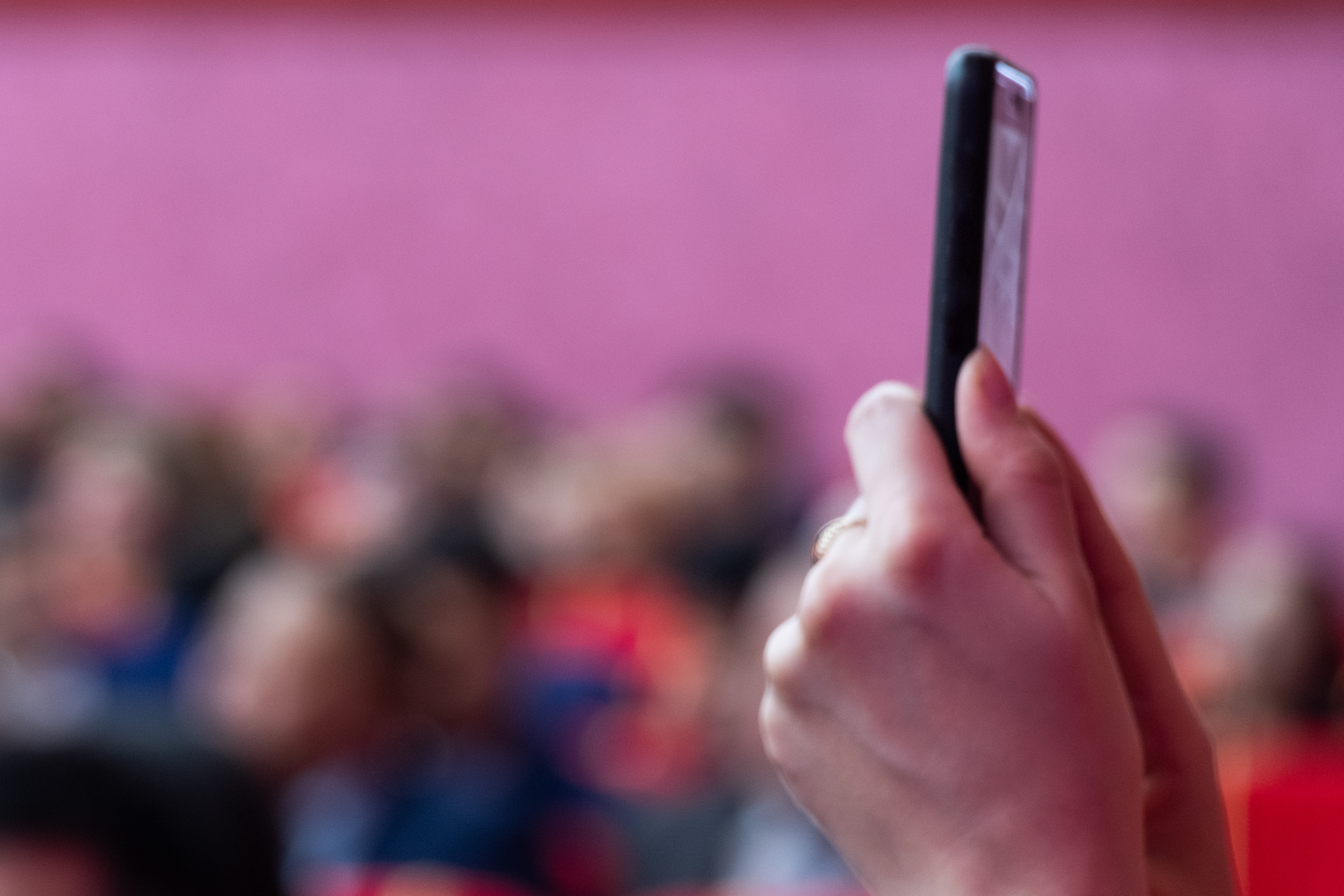 Understanding the Meaning of 'IKR': An Exploration of WhatsApp Slang