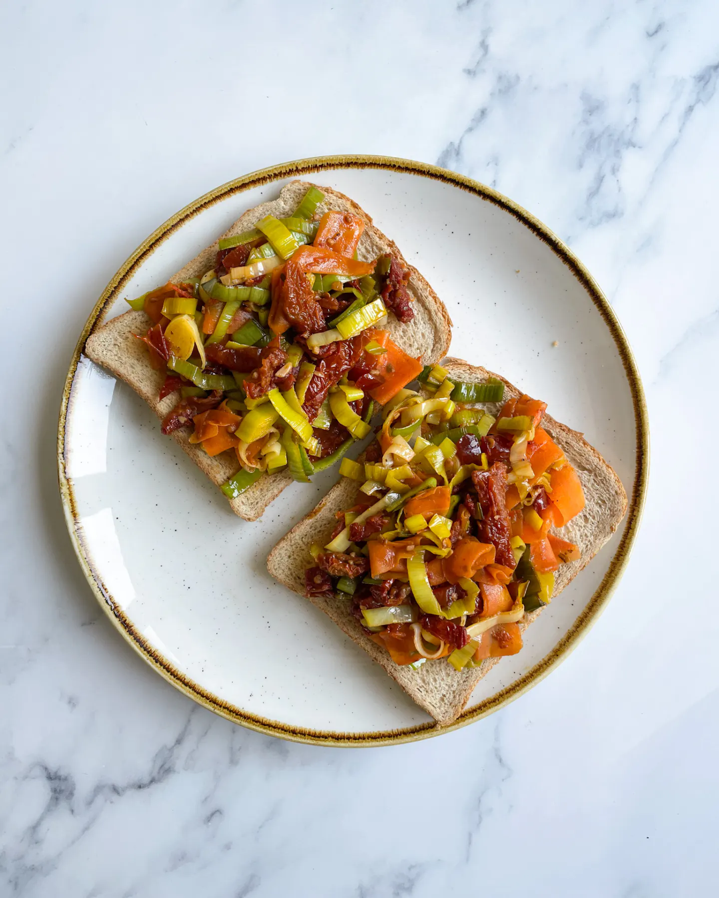 Spicy sundried tomato on toast - Stryve