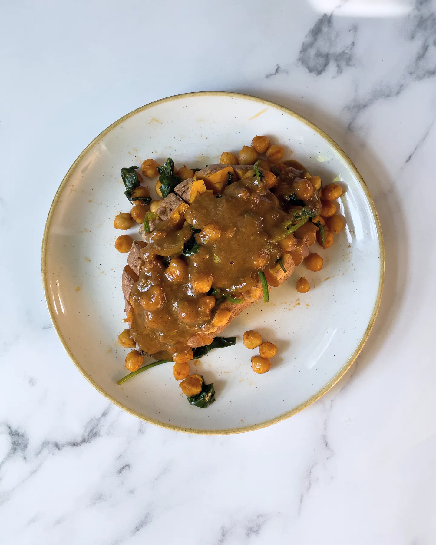 Chickpea & sweet potato with tahini sauce - Stryve