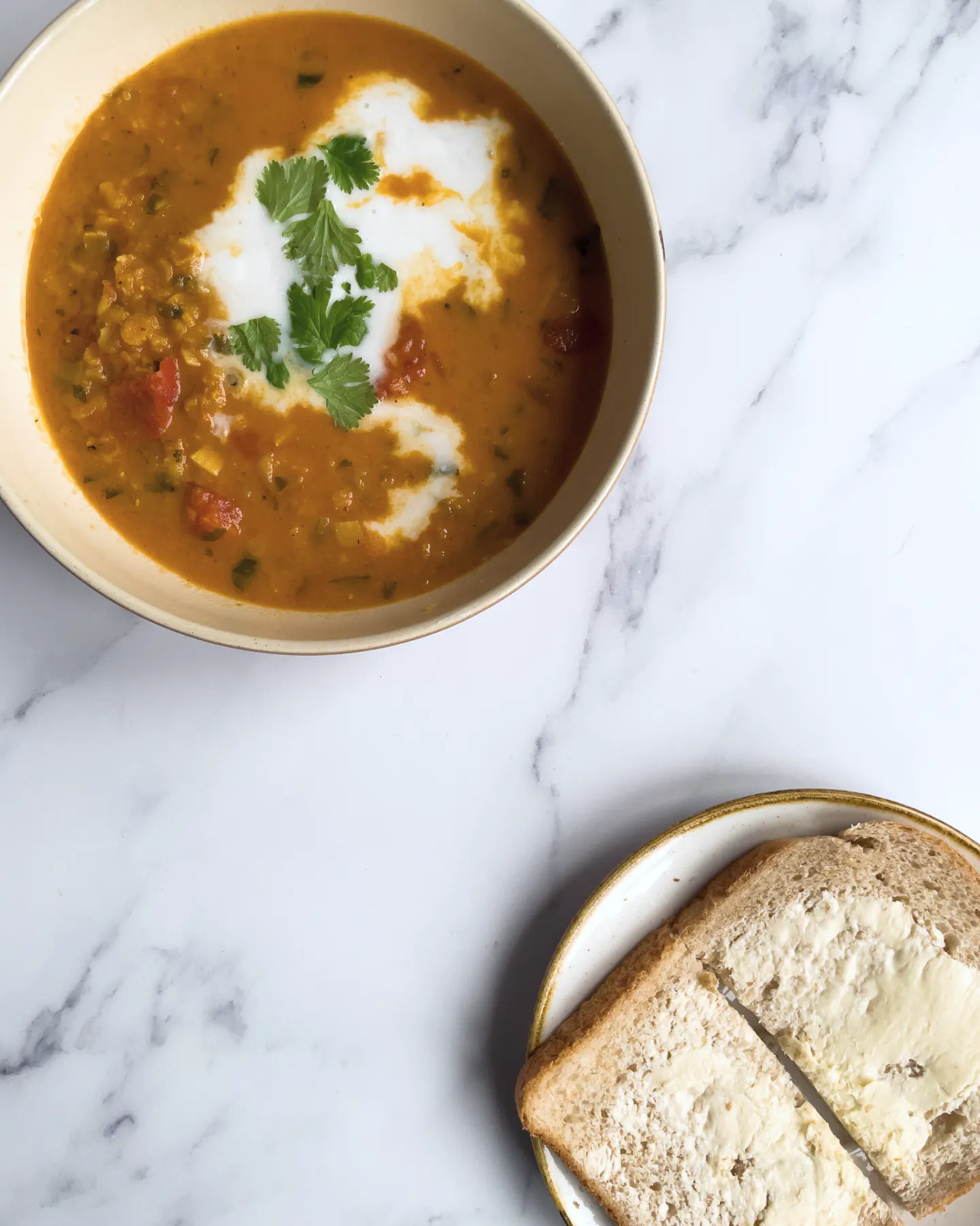 Curried, tomato & lentil soup - Stryve