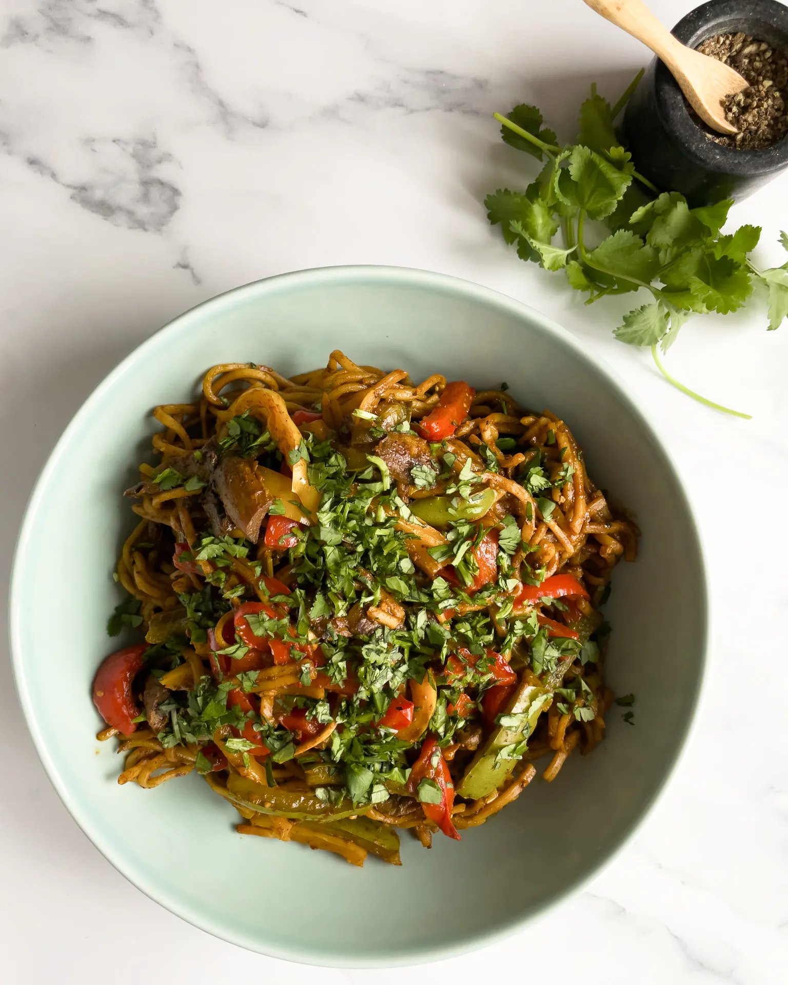 Asian style spiced veggie noodles - Stryve