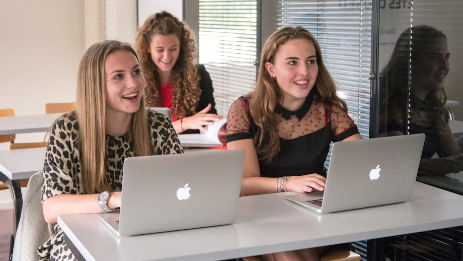 Business School Notenboom