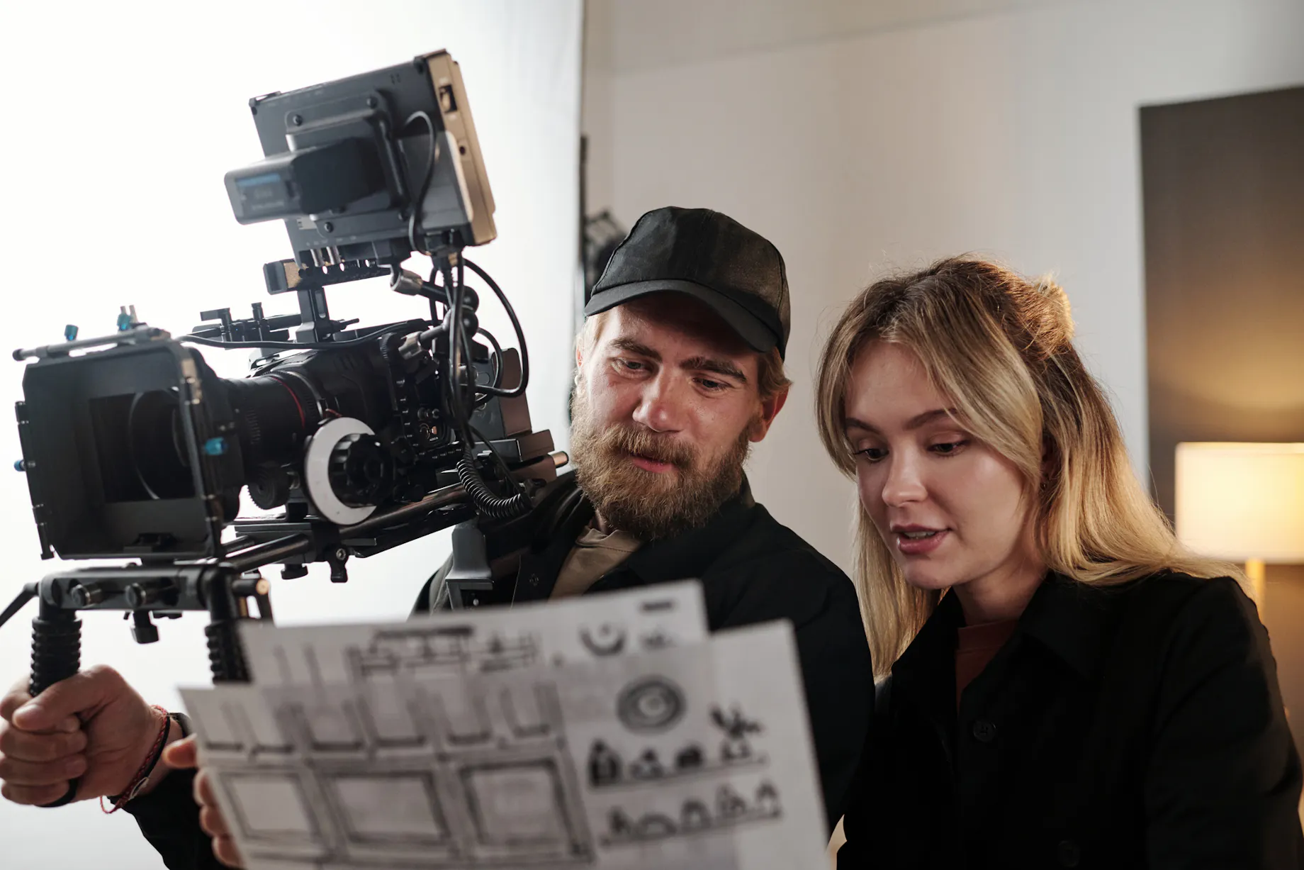 Productiemedewerker voor theater of tv