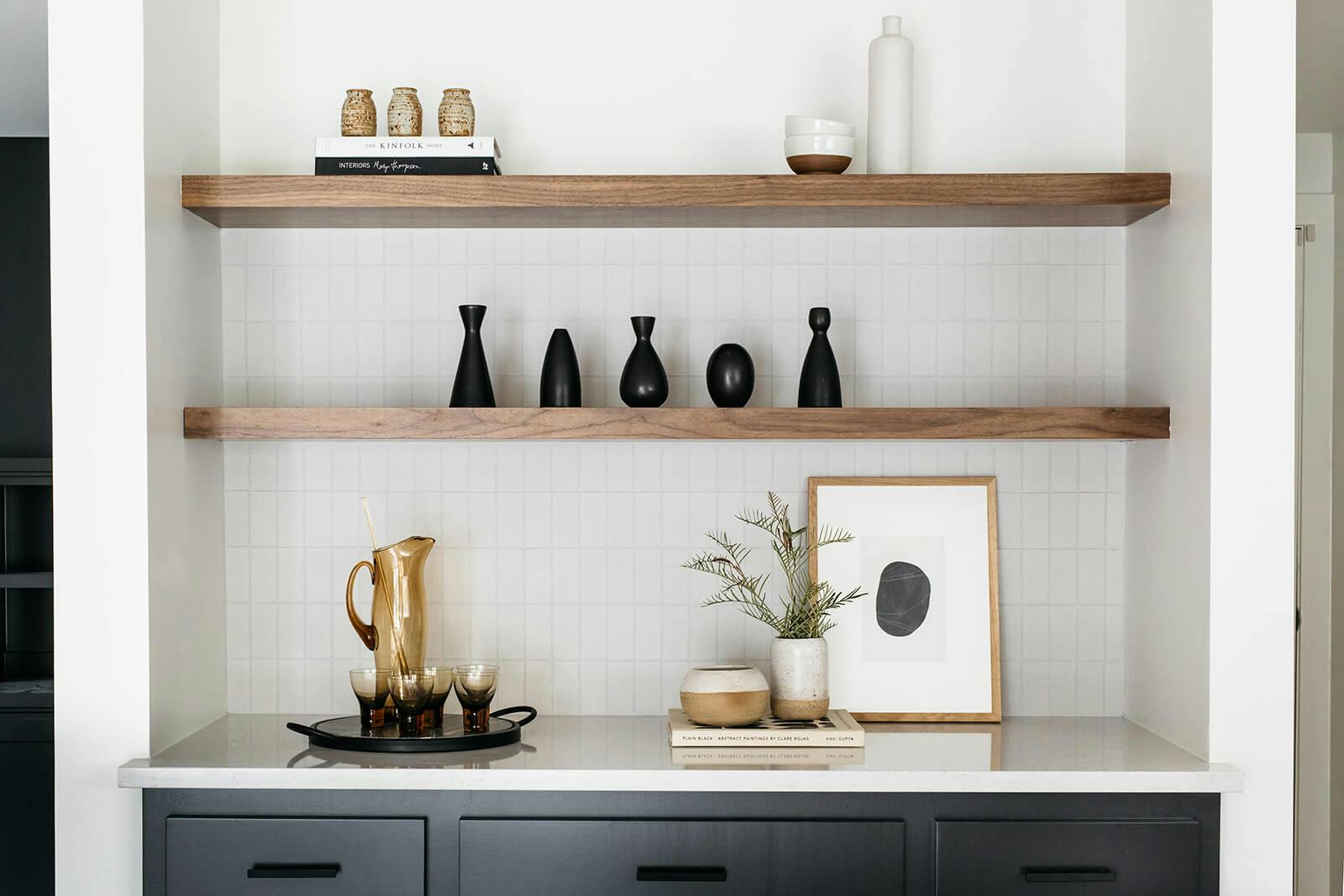 Kitchen shelves decorations