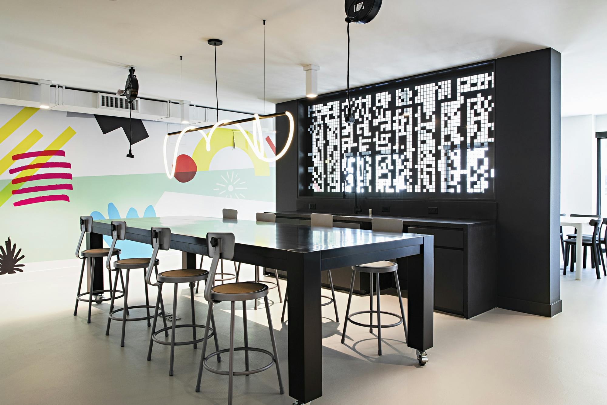 Studio-H-Jeffersonn-at-The-Edge-3