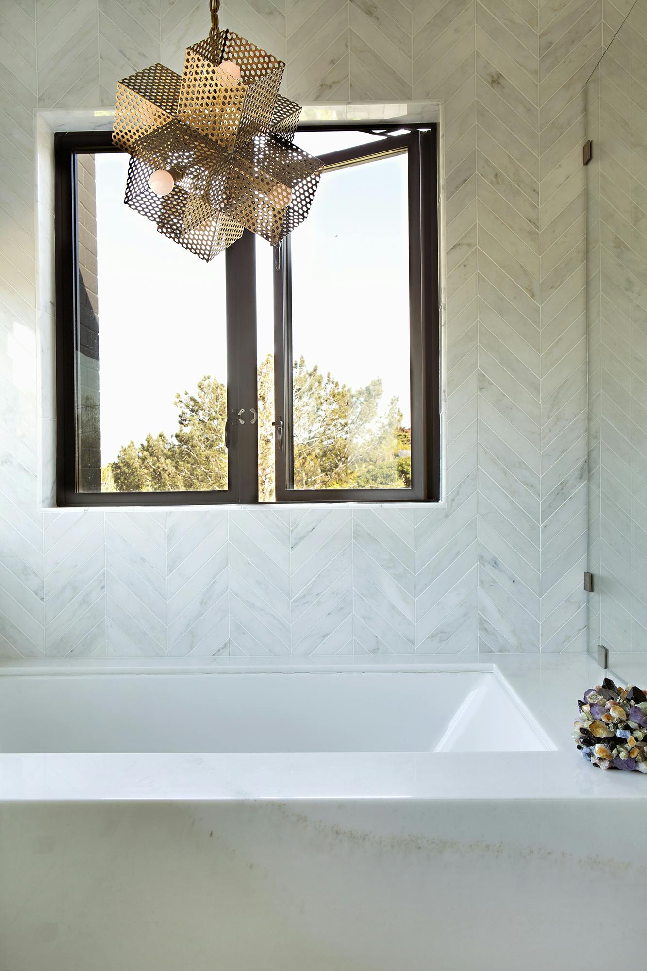 Studio-H-Project-Del-Mar-Midcentury-Private-Residence-Main-Bathroom-Bath