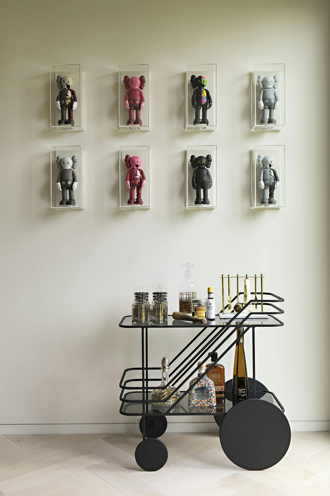 Studio-H-Wellesley-Private-Residence-Bar-Cart