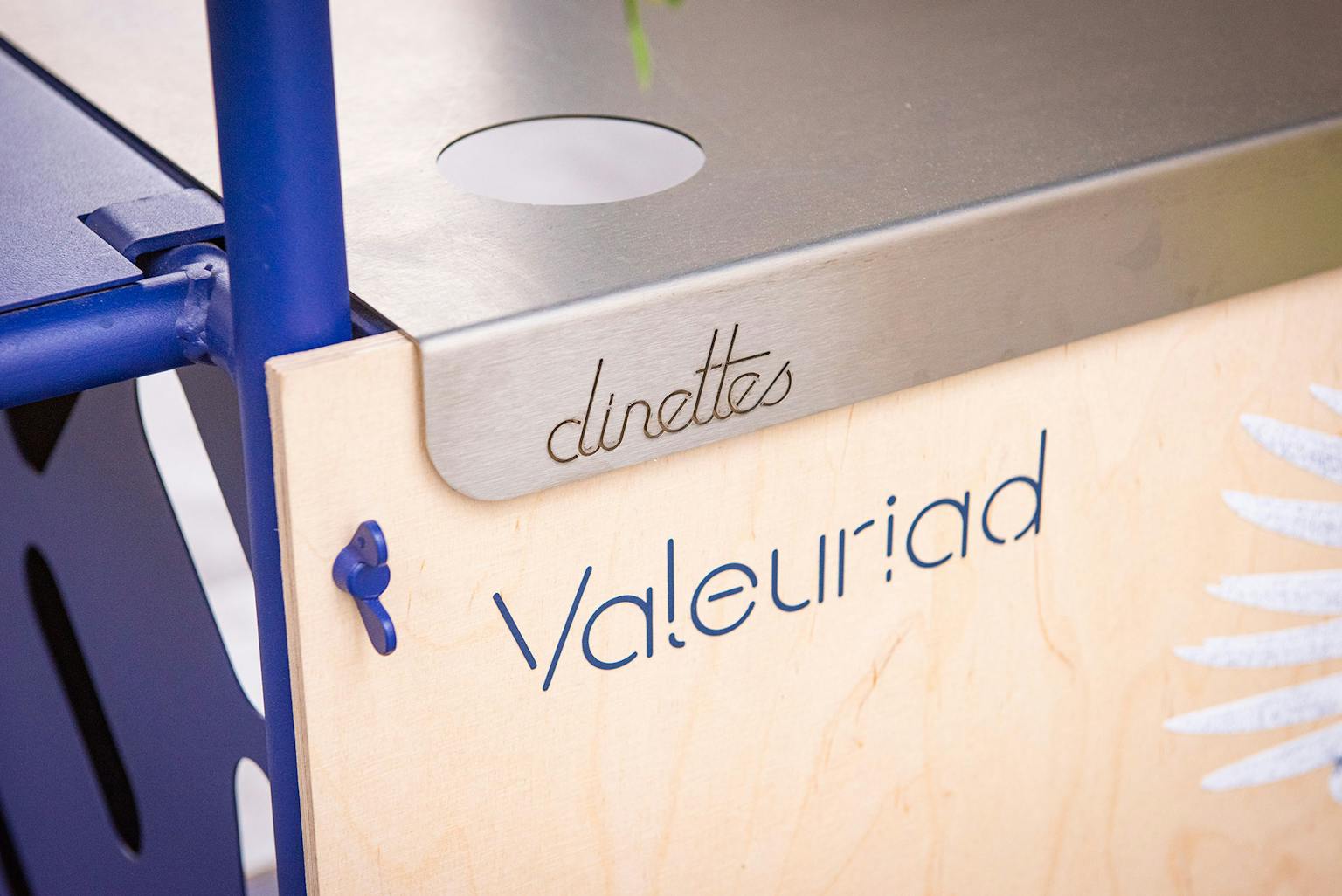 Gros plan sur un plan de cuisine amovible, design by Katra.