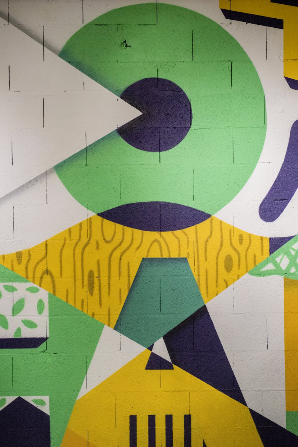 Les "Hameaux Bio" intègrent une nouvelle fresque murale intérieure à leur espace.