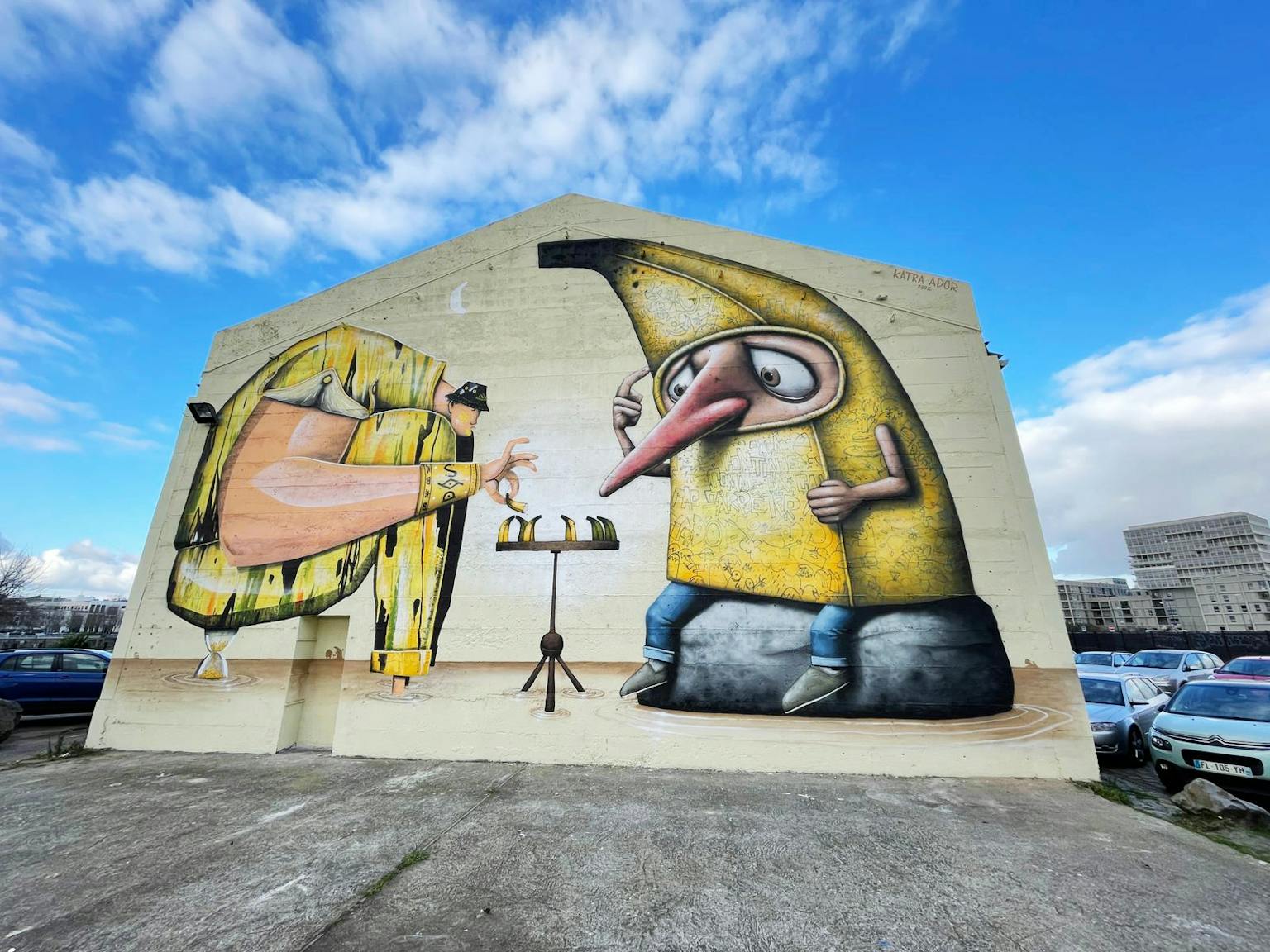 Ador et le Studio Katra se jouent du street-art via une fresque réalisée sur l'Île de Nantes.