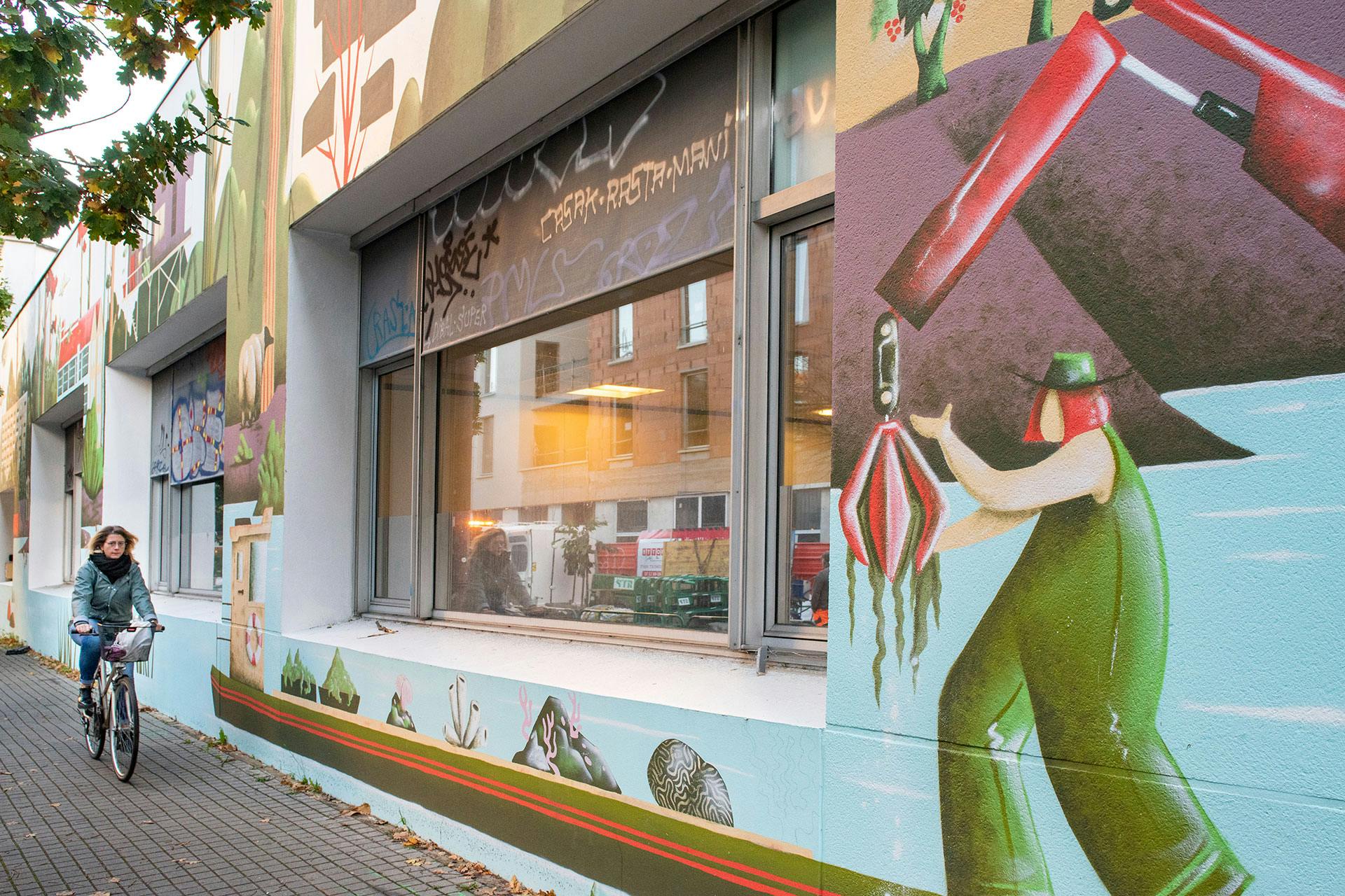 Identité visuelle fresque murale extérieure ramassage d'algues coworking Open Lande.