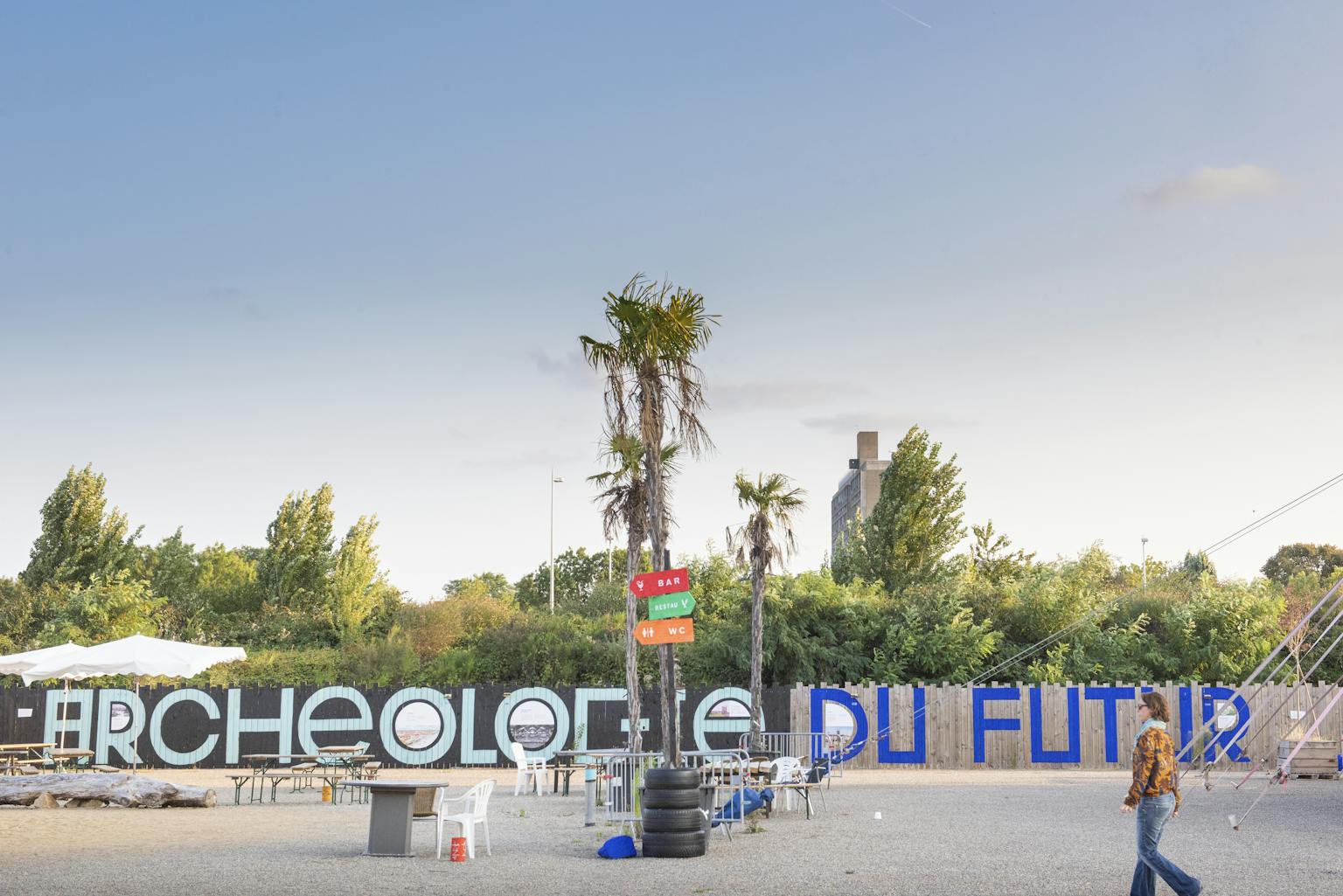 Palissade Transfert archéologie du futur.