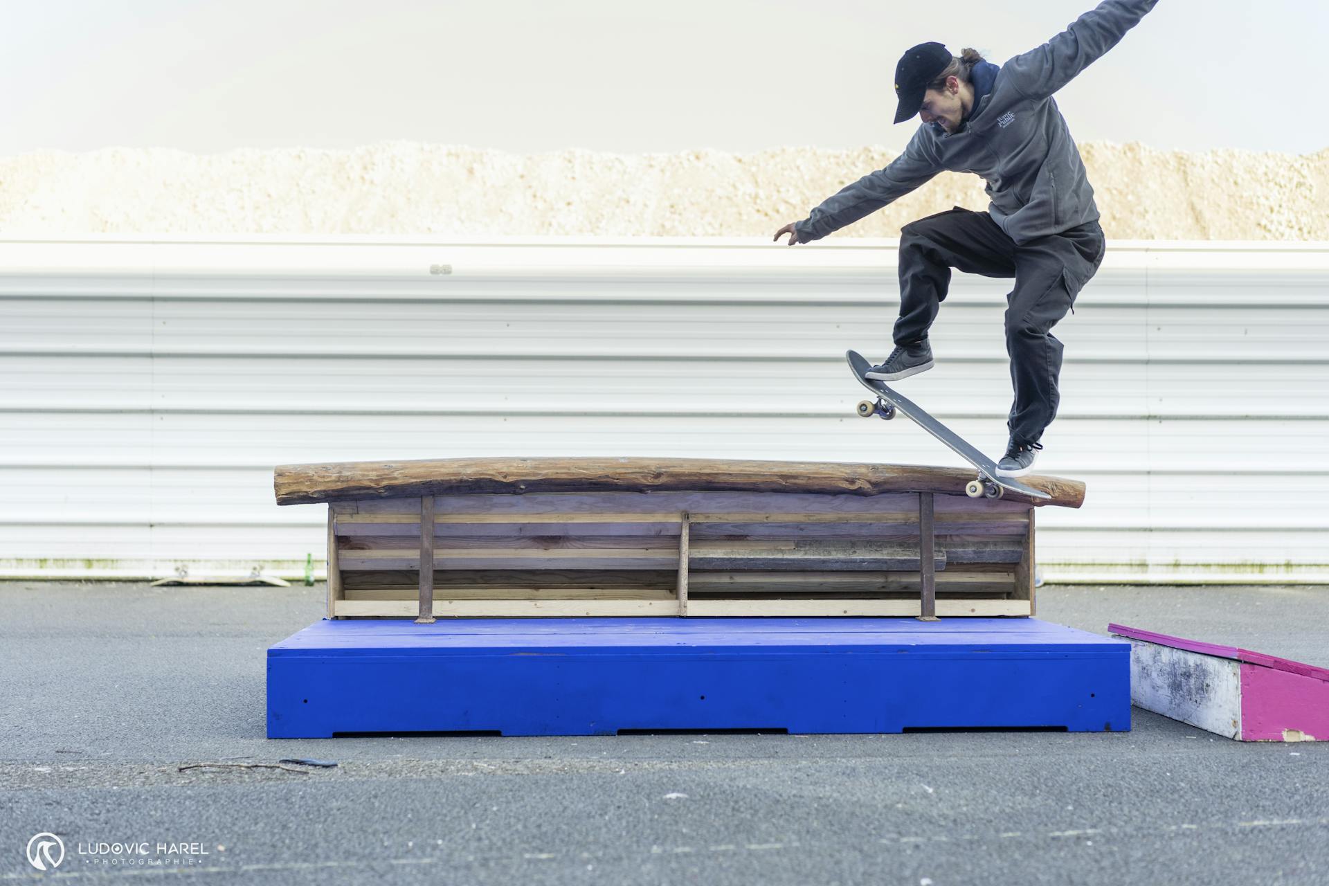 Happening de skate à l'ancien MIN de Nantes, réalisée par Banc Public Skatestore et le Studio Katra.