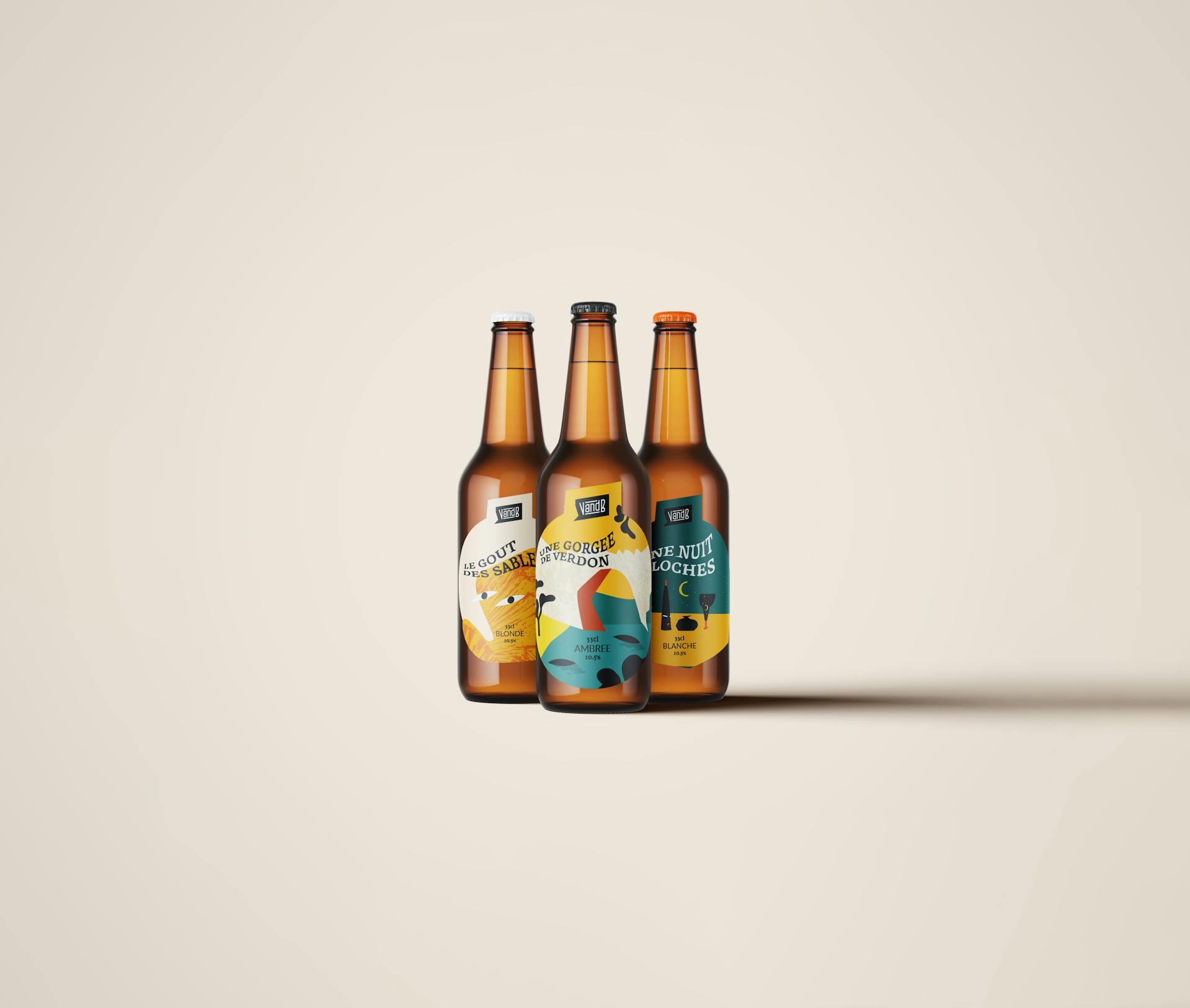 Mockup de bouteilles de bières, inspirées de la nouvelle identité visuelle du groupe V and B, conçue par l'agence de design graphique Studio Katra.