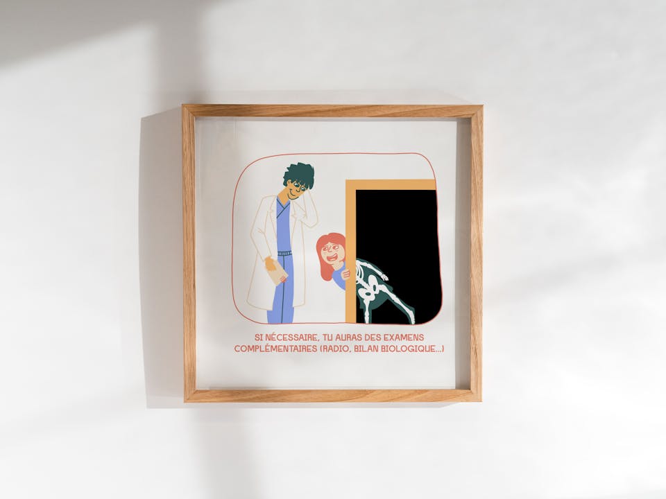 Mockup d'une scènette illustrée, représentant un médecin et une enfin jouant avec un scanner à rayon-x.