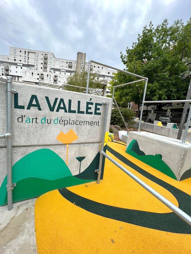 L'entrée de la vallée de l'Art du Déplacement à Evry-Courcouronnes.