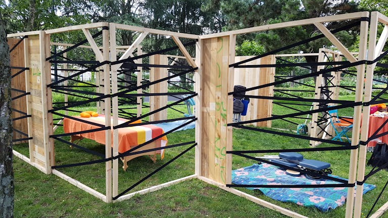 Un salon de kiné installé au cœur de l'événement SPOT par le Studio Katra.
