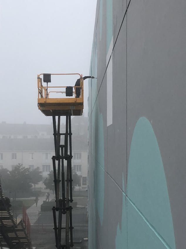 Le Studio Katra réalise une œuvre street art de 50m sur la gare d'Angers.