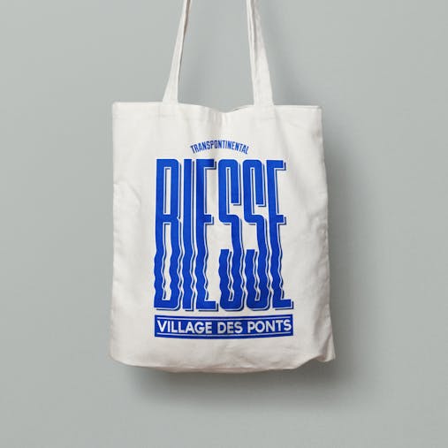 Identité visuelle de la rue Biesse à Nantes, appliquée sur un sac en tissu.