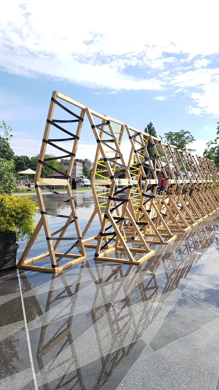 Constructions en bois pour le design d'espace de l'événement SPOT à Nantes.