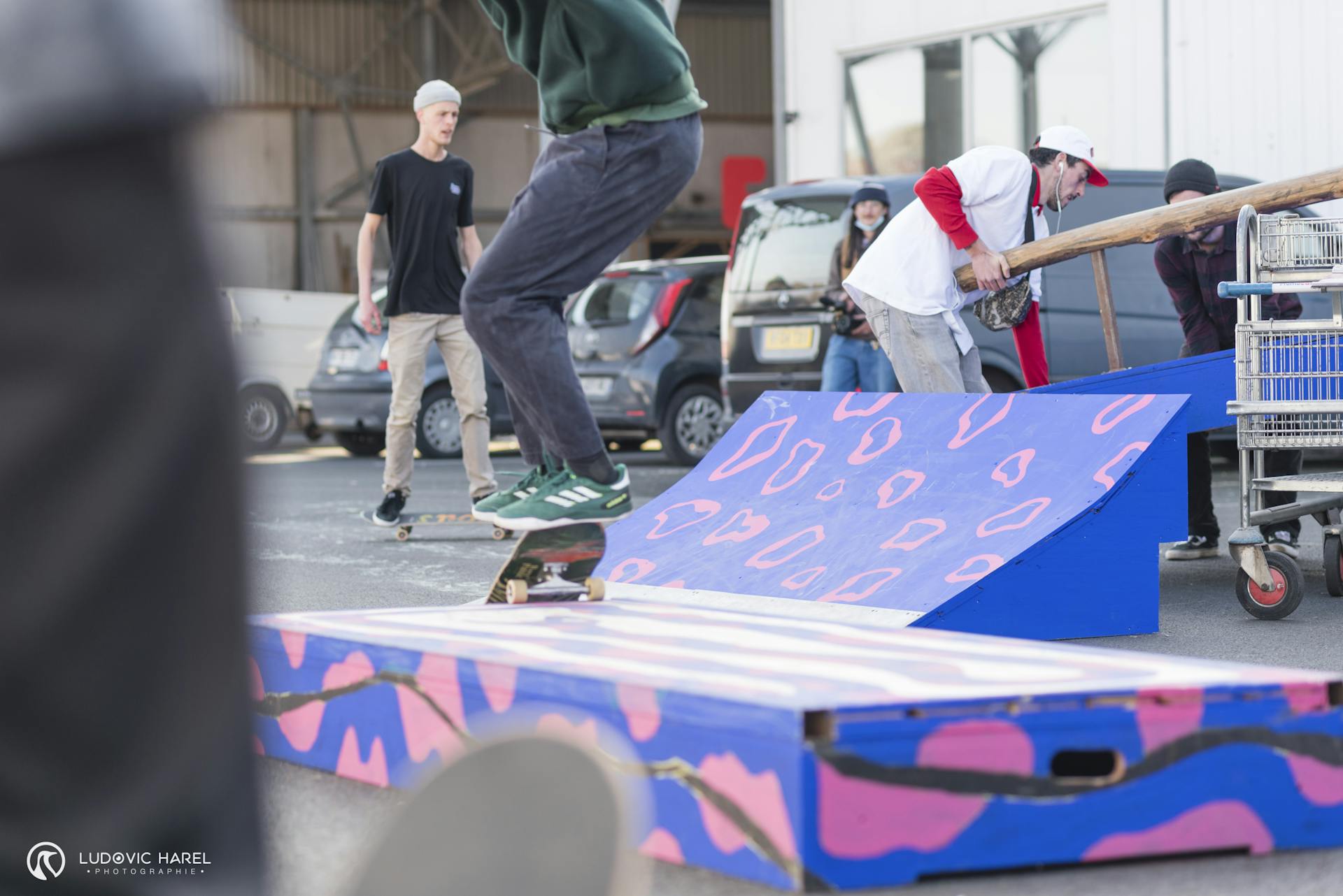 Modules de skate en bois, réalisés dans les ateliers du Studio Katra.