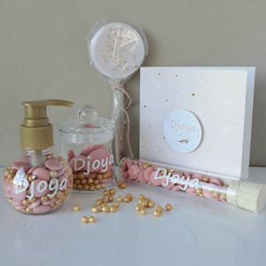 Glazen potjes, zeepflesjes en proefbuisjes